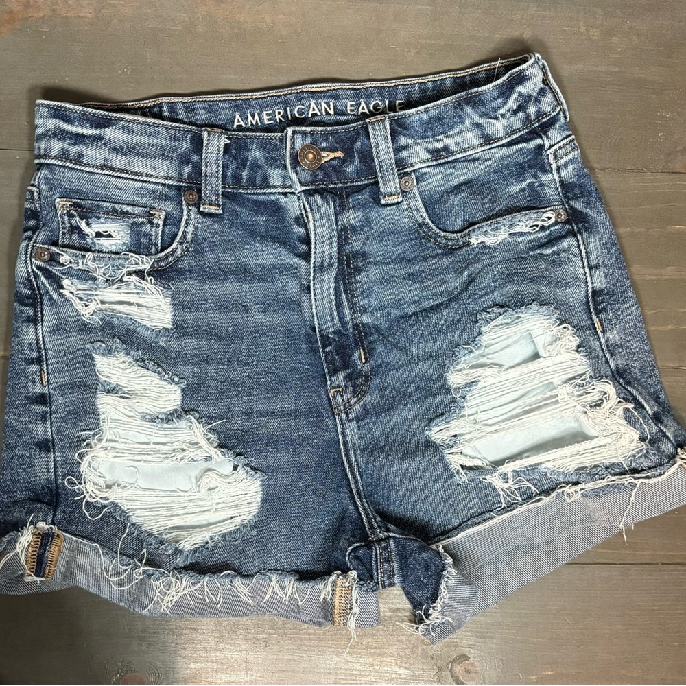 American Eagle Hi-Rise Stretch Short Size 4 Cuffed
